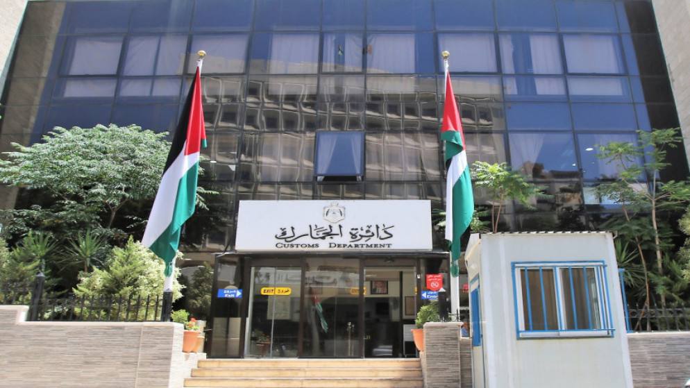 نقابة تجار الألبسة والأقمشة تزور دائرة الجمارك