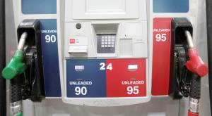 الحكومة ترفع أسعار البنزين بنوعيه والديزل