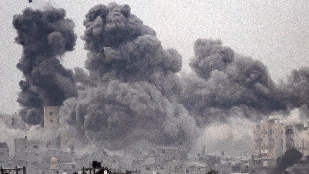 شهيدان و جرحى جراء قصف طائرات الاحتلال منزلا شرقي غزة