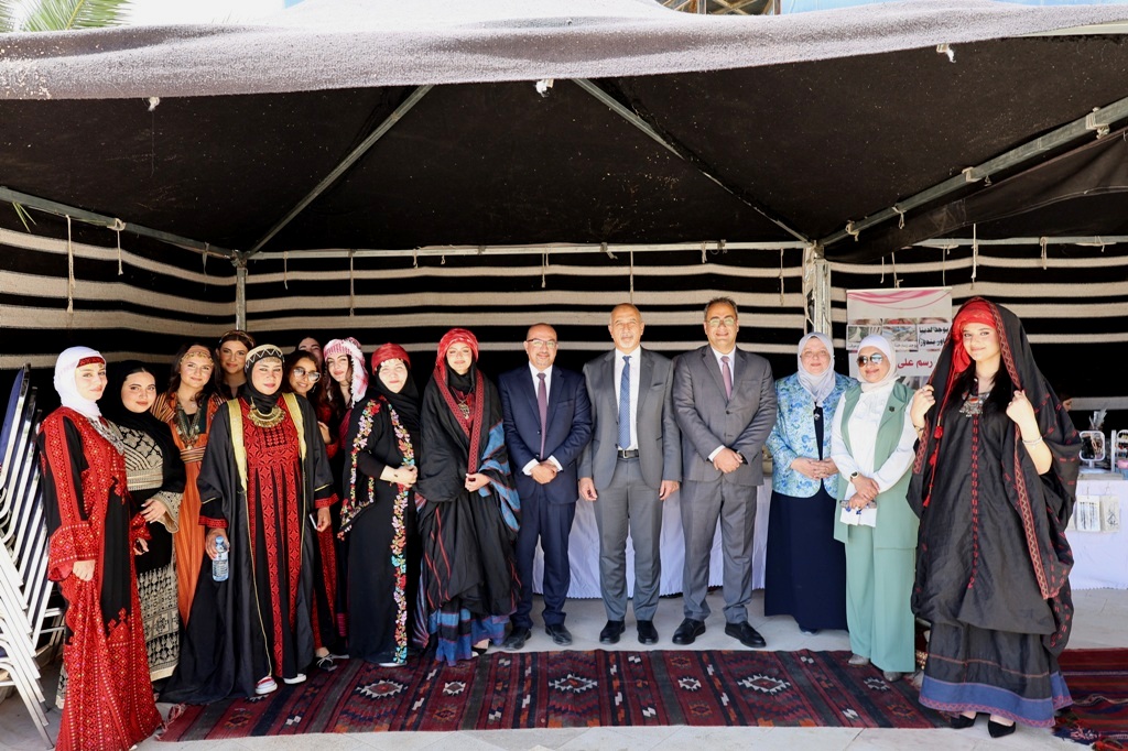 معرض المنتجات المحلي الثاني 2025 في عمان الاهلية 