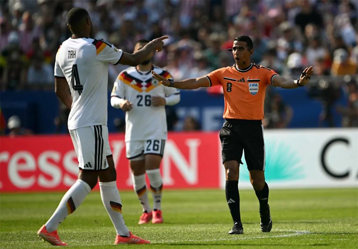 مدرب جديد يستقيل بعد الخروج من كأس العالم