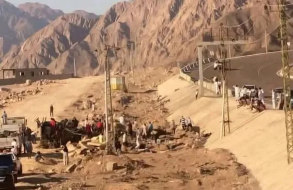 تفاصيل جديدة حول حادث سيناء المروع الذي قضى به 10 أردنيين ..  صور