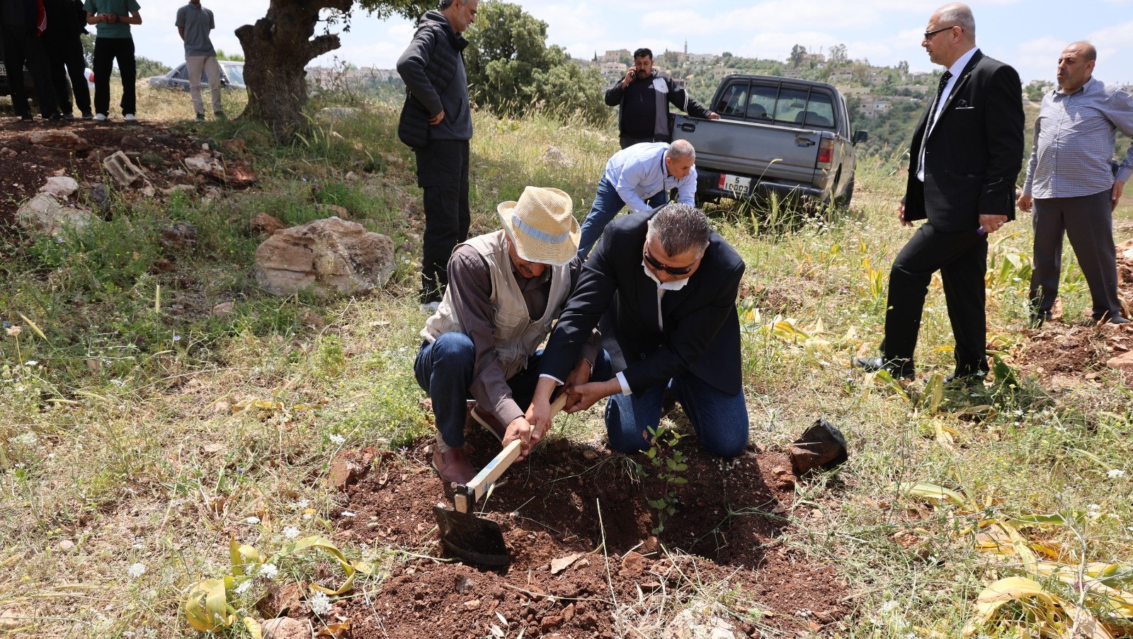 حملة لزراعة الأشجار الحرجية في برقش
