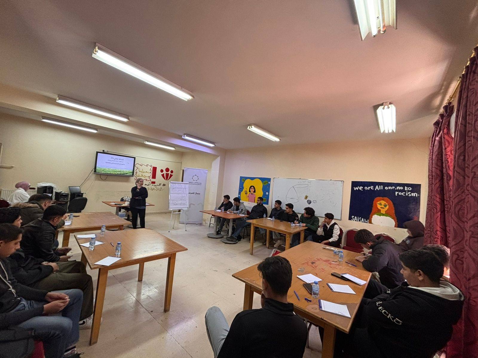 شباب وشابات الفحيص ينفذان تدريبًا حول بناء المبادرات البيئية 