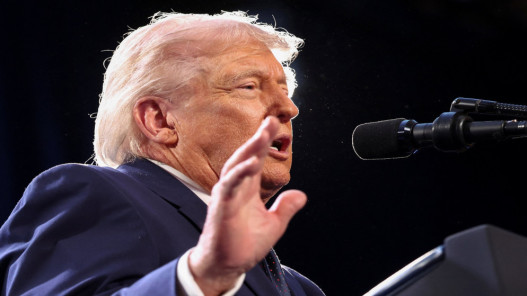 ترامب: أوافق على وقف قصف إيران وشن هجمات عليها لمدة أسبوعين