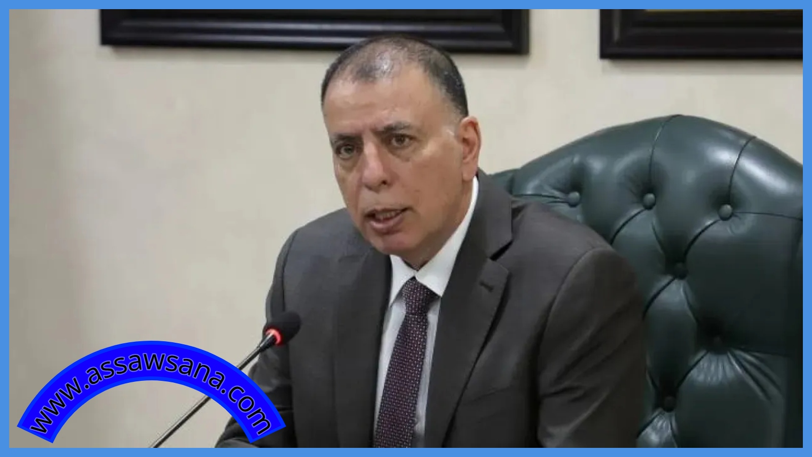 وزير الداخلية يدعو المواطنين للهدوء والالتزام بالتعليمات