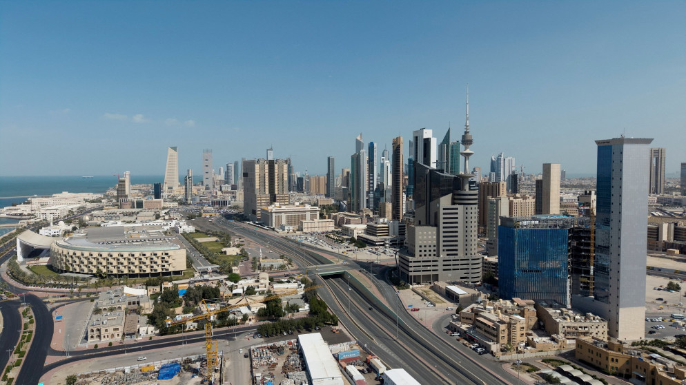 الكويت تتصدى لهجمات إيرانية بالصواريخ والمسيّرات
