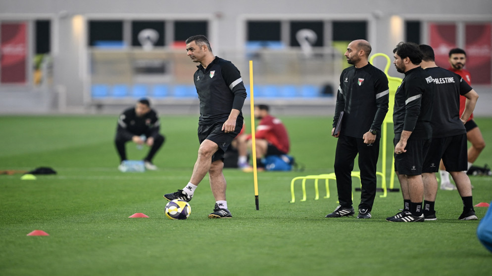 أبو جزر يستلهم من والدته النازحة بغزة روح الإصرار لقيادة الفدائي