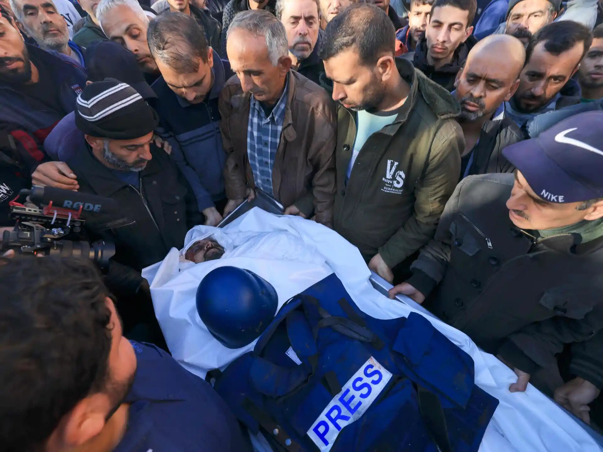 شكوى في لندن ضد دولة الاحتلال ..  والشرطة تتسلم الشّكوى