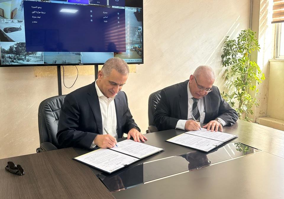 الكلية الجامعية العربية للتكنولوجيا توقع اتفاقية تعاون لدعم الأيتام