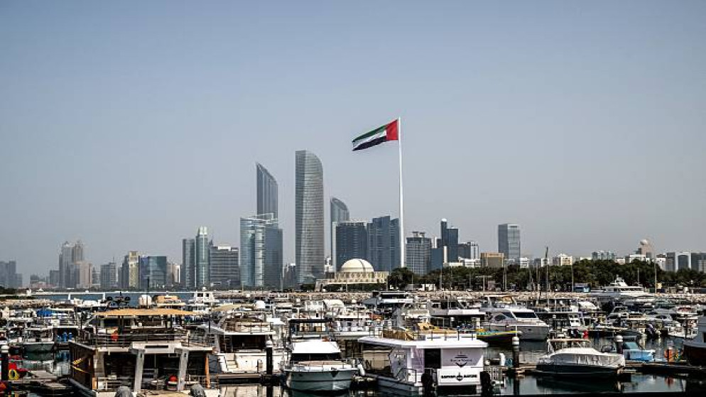 الإمارات: الدفاع يتعامل مع مسيّرة إيرانية فوق المياه الإقليمية