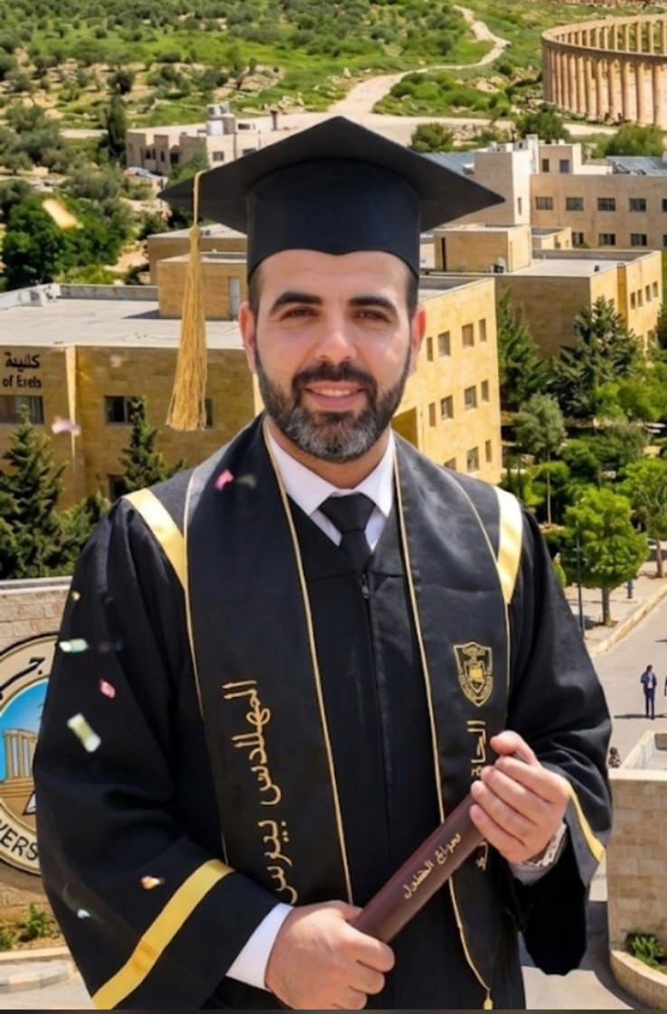 عبدالله دقامسة يهنئ المهندس بيبرس البلاونة بتخرجه من جامعة جرش بامتياز