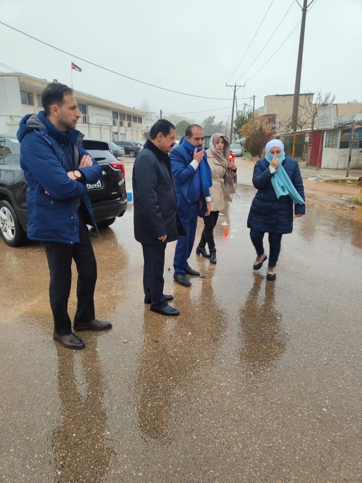 توجيه لمعالجة تجمعات مياه الأمطار حول مركز صحي عبين