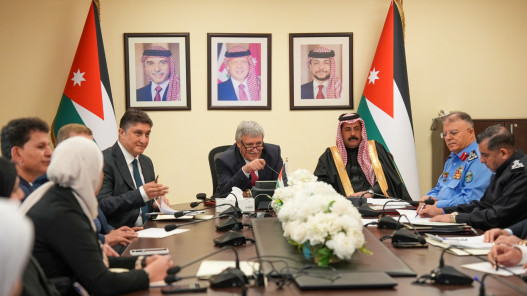 اجتماع موسع لمناقشة مخالفات السير وتطوير قطاع الشاحنات