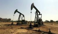 النفط يواصل تراجع أسعاره عالمياً
