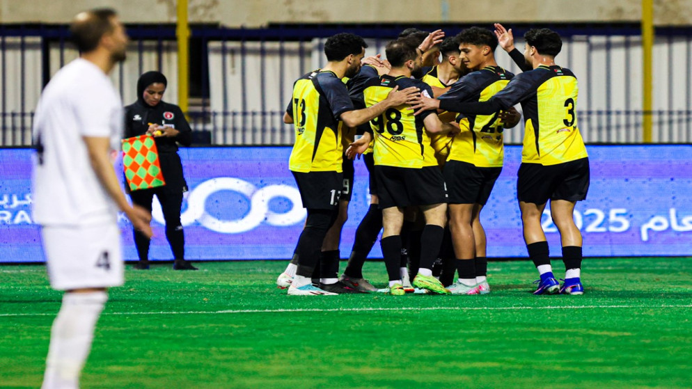 الحسين يتغلب على الرمثا بثلاثية نظيفة في دوري المحترفين