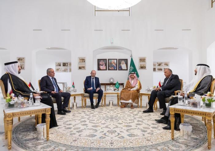 الصفدي يشارك بالاجتماع الوزاري التشاوري للمجموعة العربية السداسية