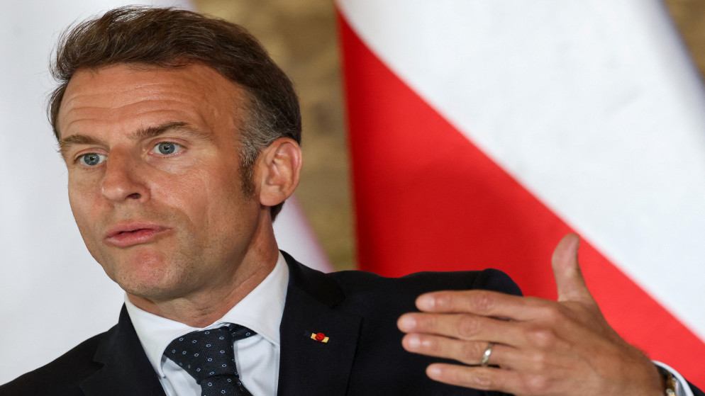 ماكرون يحث إيران والولايات المتحدة على خفض التصعيد