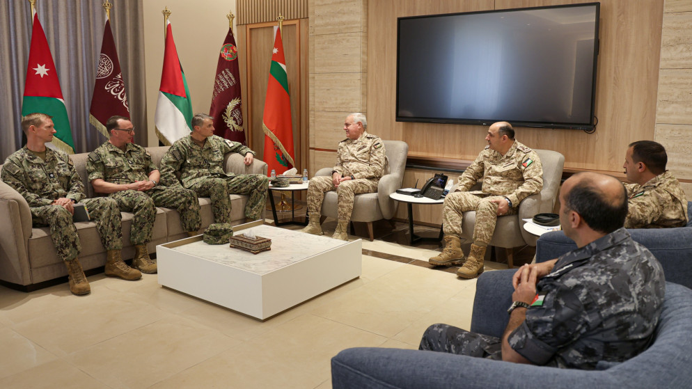 اللواء الحنيطي يستقبل الفريق كيرت رينشو