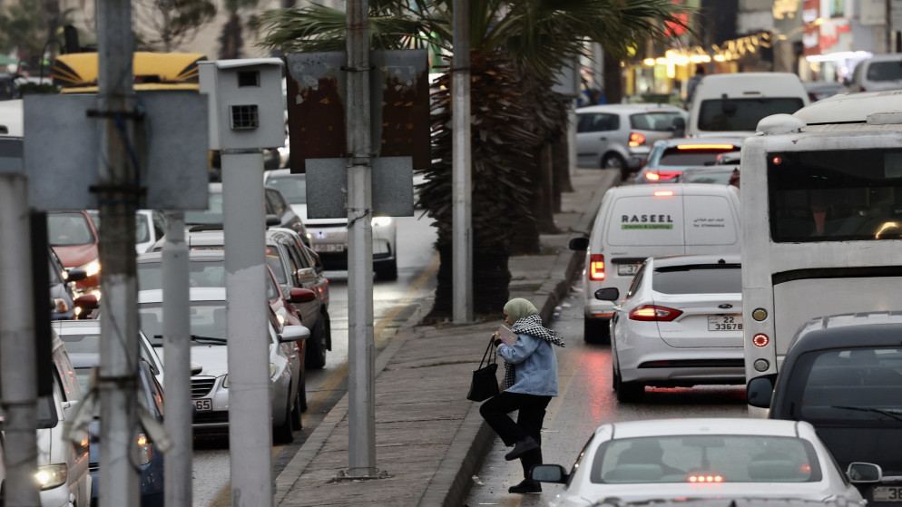 طقس بارد نسبيًا اليوم ومنخفض جوي يؤثر على المملكة الأربعاء