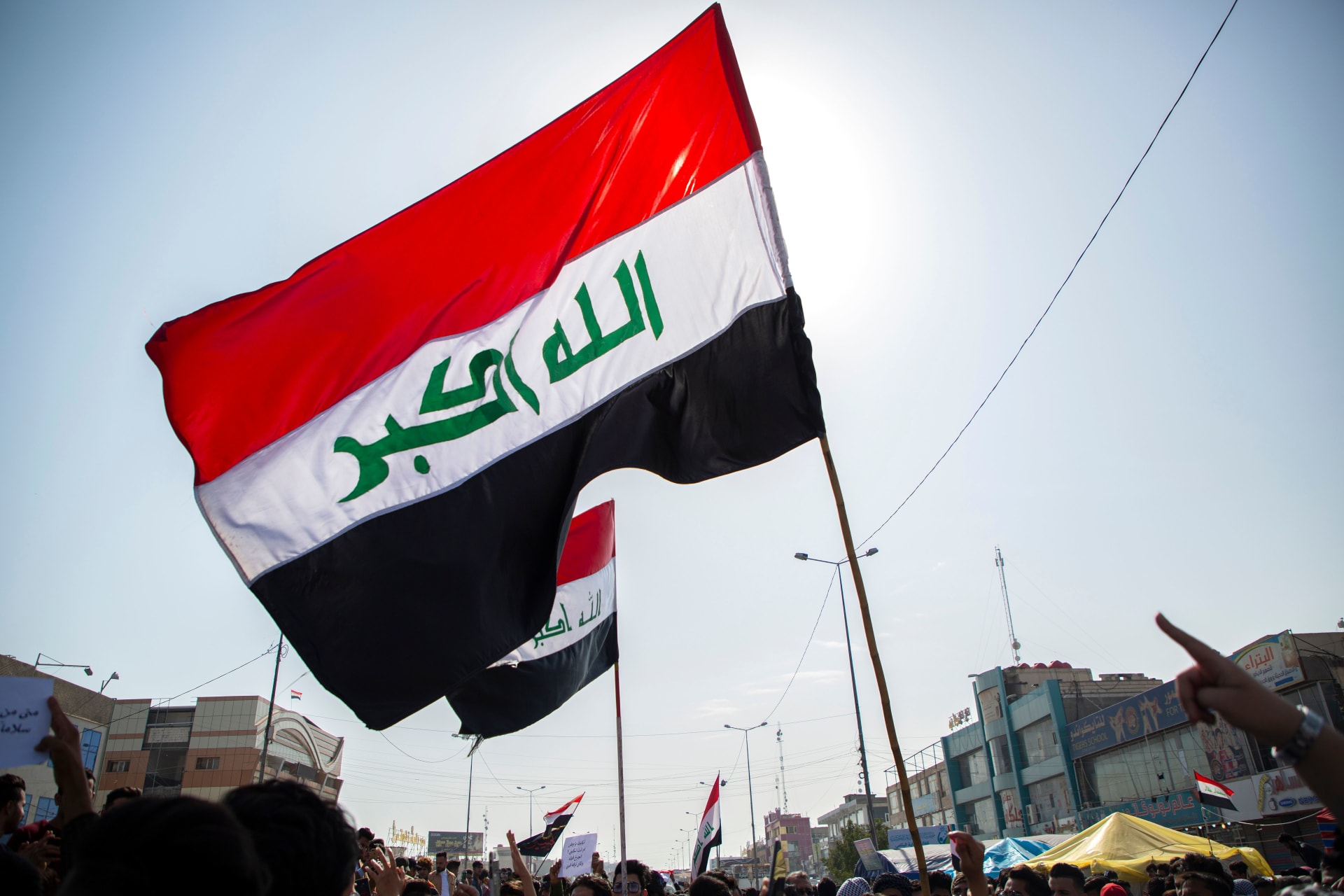 الصدر يدعو حكومة العراق إلى استبعاد كل من له جناح مسلح