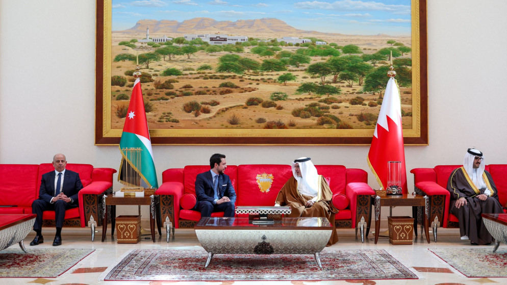 ولي العهد والعاهل البحريني يبحثان سبل تعزيز التنسيق حيال التطورات الإقليمية