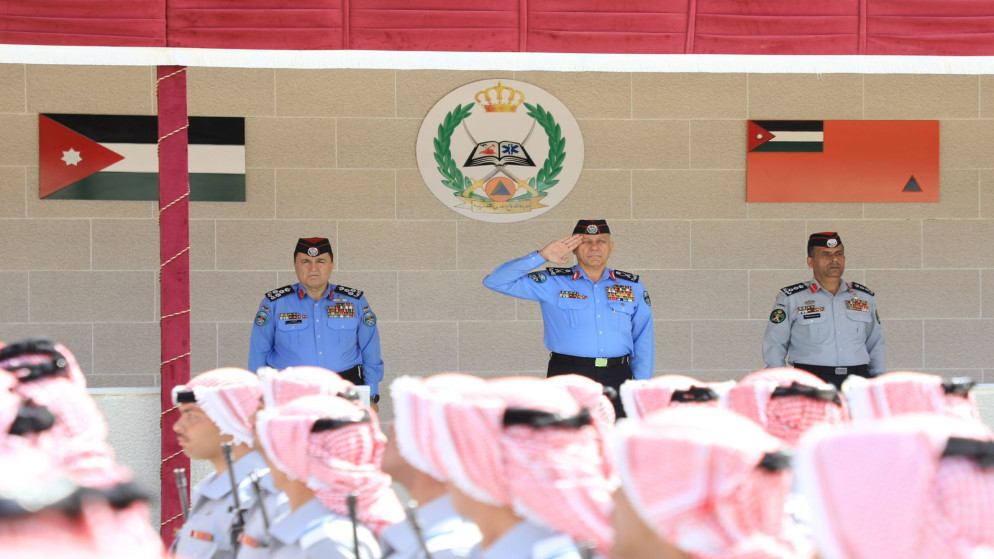 مدير الأمن العام يرعى حفل تخريج طلبة كلية الدفاع المدني