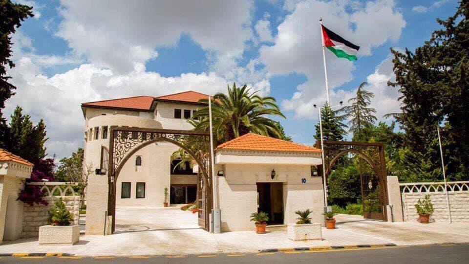 إحالة موظفين للتقاعد وإنهاء خدمات .. أسماء