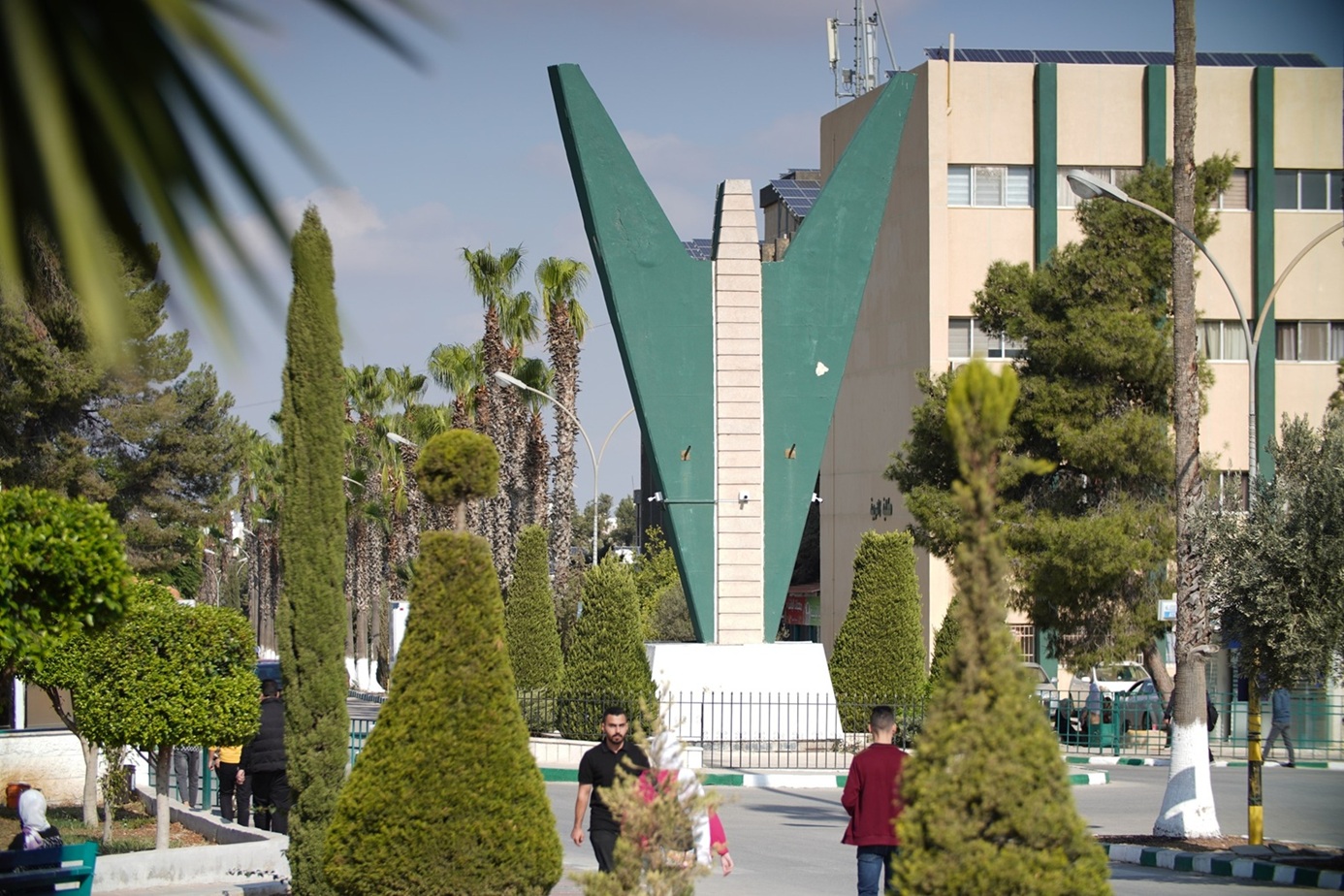 جامعة اليرموك تؤكد عودة موقعها الإلكتروني وجميع الخدمات للعمل