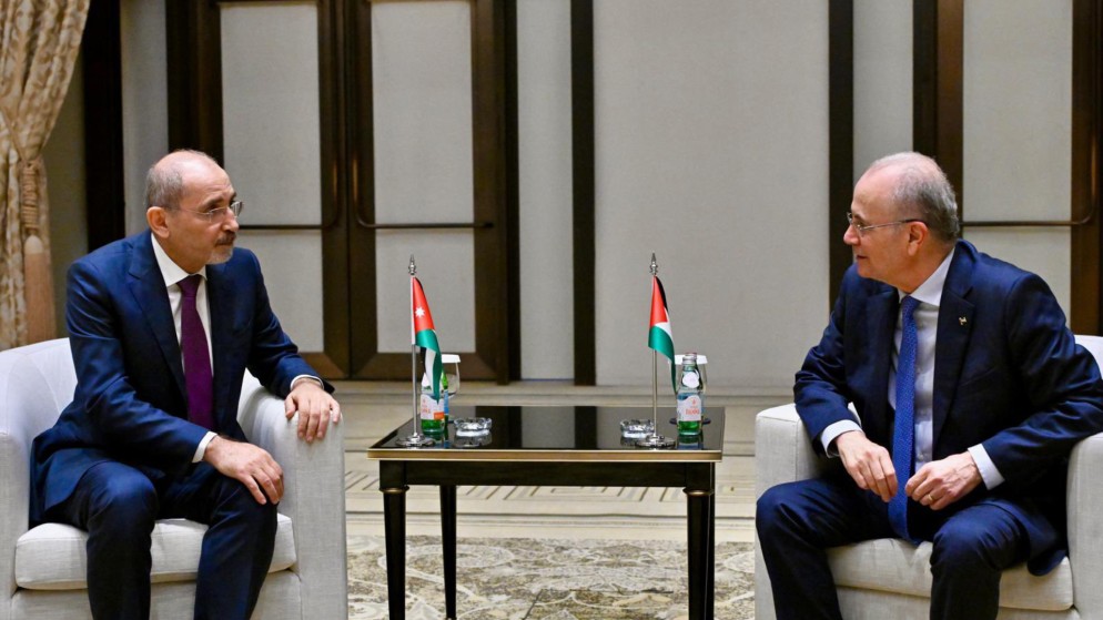 الصفدي يؤكد لنظيره الفلسطيني دعم الأردن لتجسيد الدولة الفلسطينية