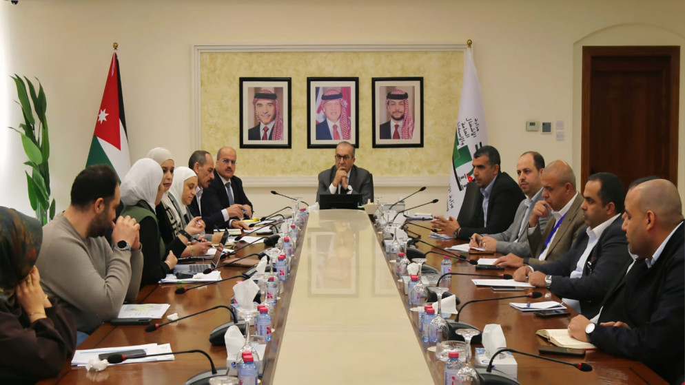 وزير الأشغال يوجه بتسريع الإنجاز بمشاريع التحديث الاقتصادي