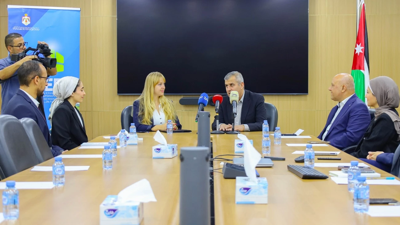 اتفاقية بين "صندوق الطاقة" و"ميرسي كور" لدعم حلول الطاقة النظيفة في الأزرق