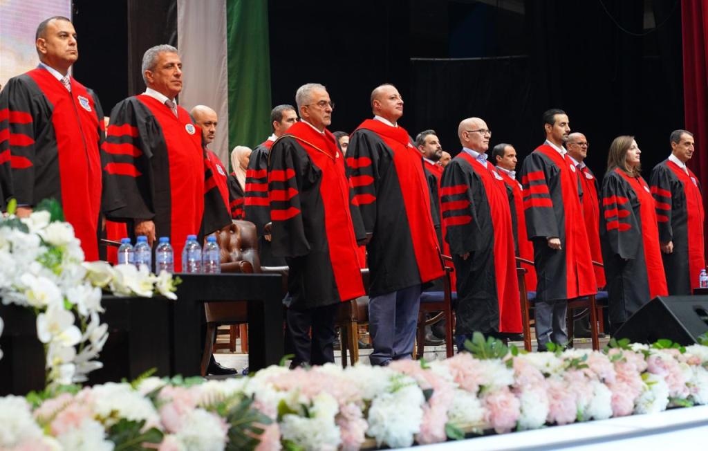عمان الأهلية تحتفل بتخريج الفوج 32 برعاية الدكتور ماهر الحوراني .. صور