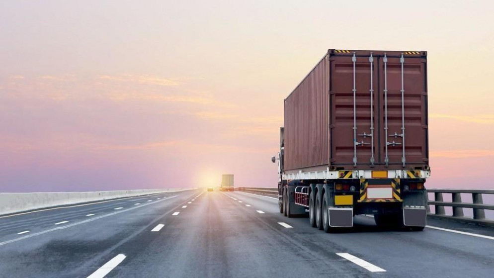 السعودية تشمل الشاحنات الأردنية بقرار رفع العمر التشغيلي