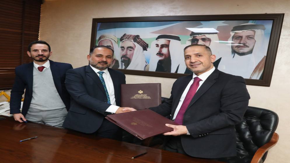 سلطة وادي الأردن توقع اتفاقيات لتزويد المياه للصناعات الزراعية