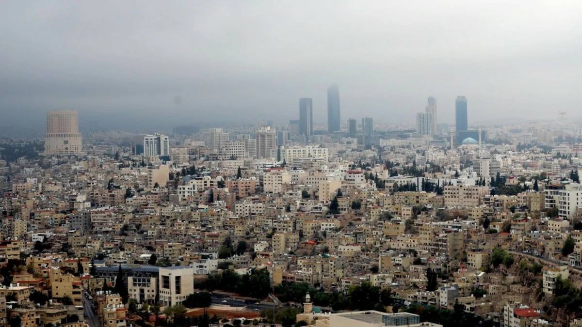 استمرار تأثير المنخفض الجوي وأمطار غزيرة رعدية في عدة مناطق