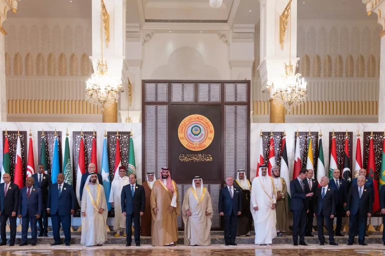 القمة العربية الـ33 تدعو لمؤتمر دولي للسلام