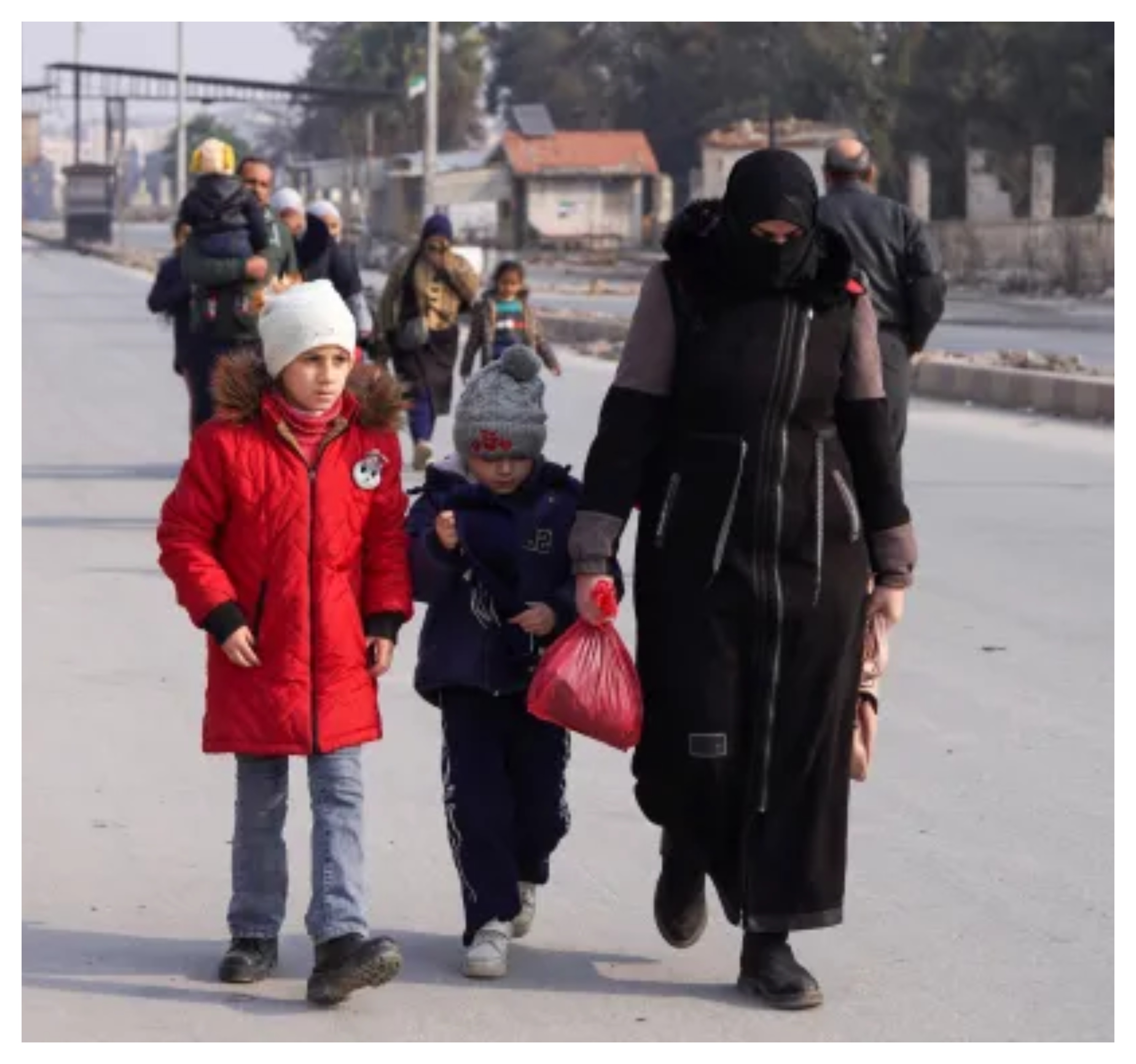 حلب: نزوح عشرات الآلاف من الشيخ مقصود والأشرفية جراء الاشتباكات