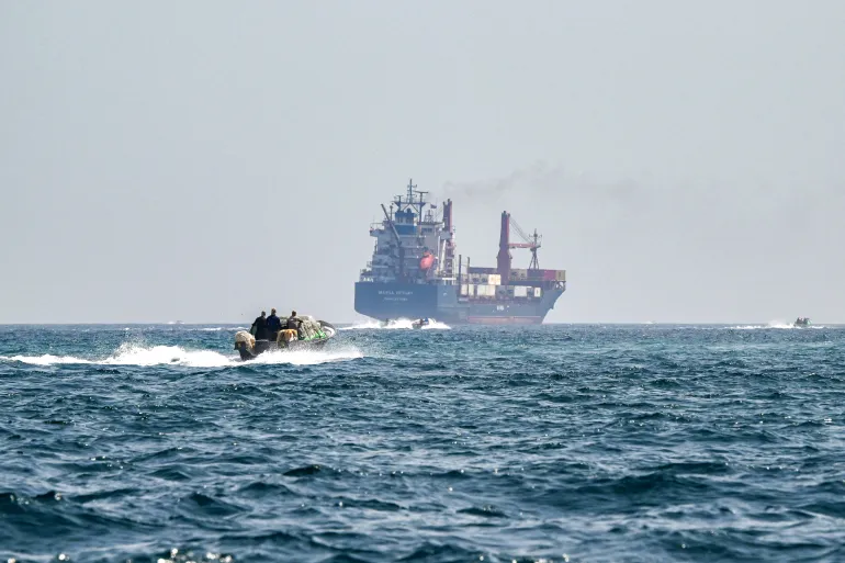 إيران: السيطرة على هرمز ستوفر عائدا يعادل ضعف عائداتنا النفطية