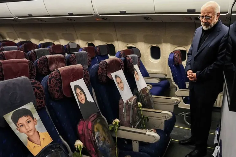 انعدام الثقة وتهديدات متبادلة ..  وفود التفاوض الإيراني-الأمريكي تصل باكستان