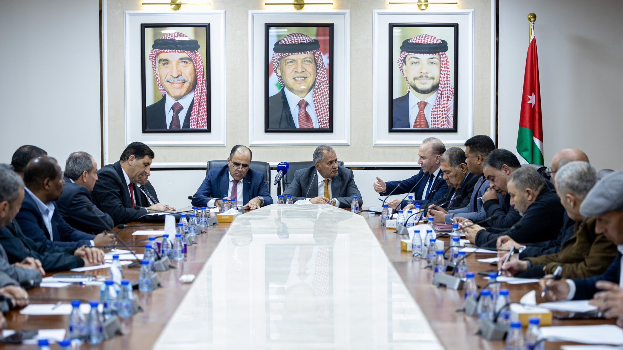 مبادرة النيابية تبحث تطوير الخدمات في المخيمات