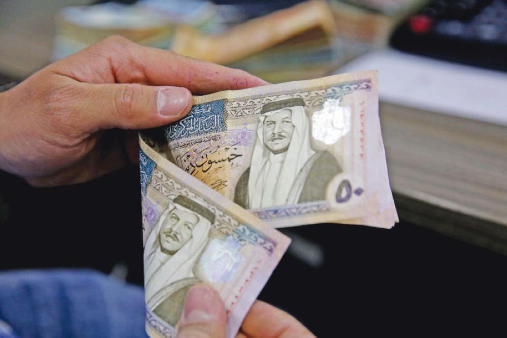 تعديل مكافآت وحوافز موظفي الحكومة ..  حقيقة أم شائعة