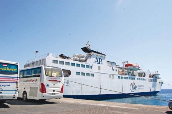 نقل العمالة الوافدة القادمة من مصر بخط نويبع العقبة فقط