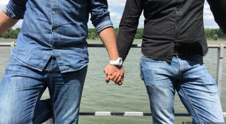 فنانون عرب يكشفون عن شذوذهم ومثليتهم الجنسية منهم سعودي ولبناني