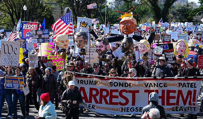 مظاهرات حاشدة في الولايات المتحدة ومدن أوروبية ضد ترامب وإدارته