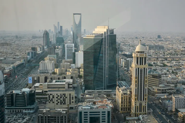 التحالف يعترض مسيرات وصواريخ باليستية حوثية باتجاه الأراضي السعودية