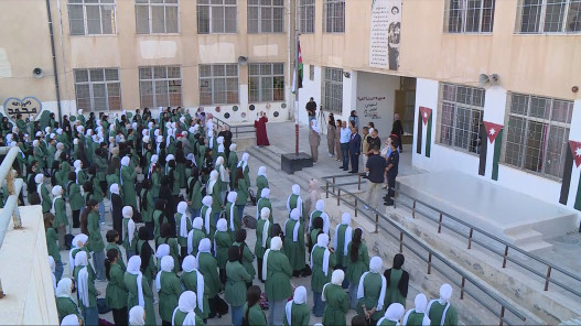 التربية توزع جميع الكتب المطبوعة على المدارس