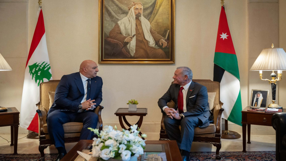 الملك يبحث مع الرئيس اللبناني التصعيد الخطير بالمنطقة