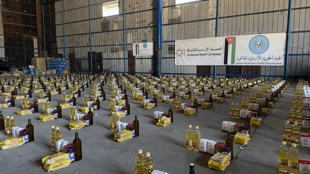 الهيئة توزع يوميا آلاف الطرود الغذائية بغزة