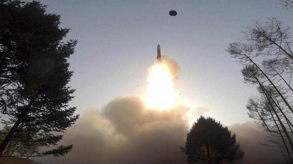 كوريا الشمالية تطلق مقذوفا باتجاه بحر اليابان